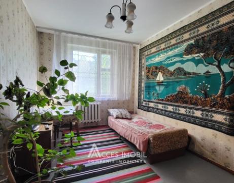 Ciocana, bd. Mircea Cel Bătrân, 2 camere. Localizare de Mijloc!: 2