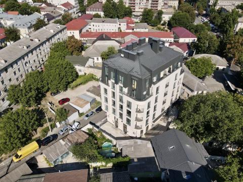 Estate Invest Company: Estate Club House: 5