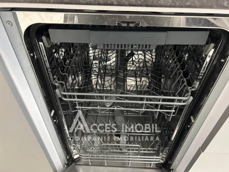 Chirie! Bloc Nou! str. Petru Movilă, Centru, 3 camere. Euroreparație!: 10