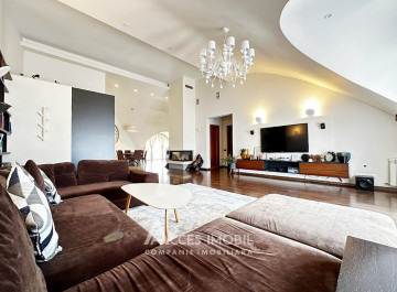 Penthouse în 2 nivele! str. Nadejda Russo, Râșcani, 3 camere + living! + Terasă 40m! + Parcare!