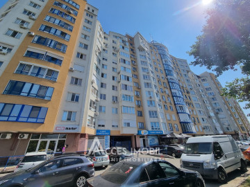 Bloc Nou! Botanica, str. Grenoble, 2 camere + living. Variantă albă!